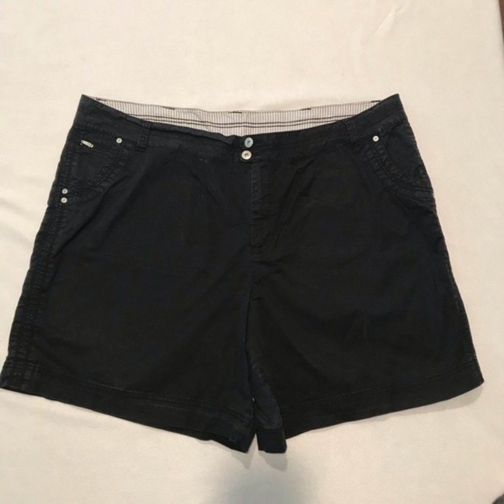 Size shorts, black, 26w
